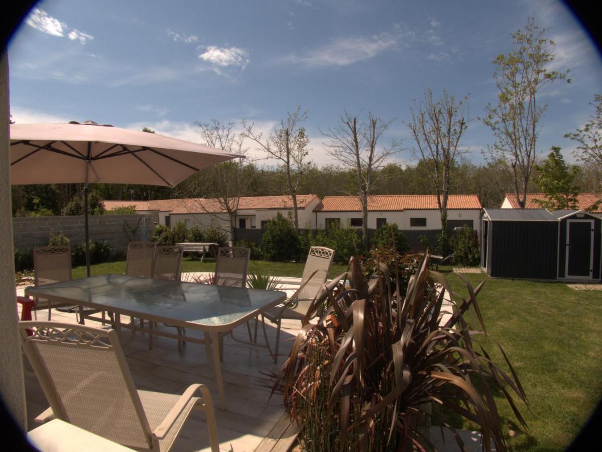 Villa D'Eau Douce Les Achards  Exteriör bild